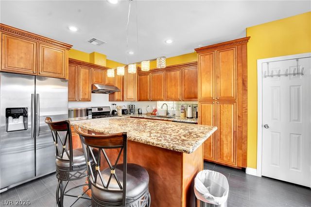 9677 Casper Peak Court, Las Vegas, NV 89117