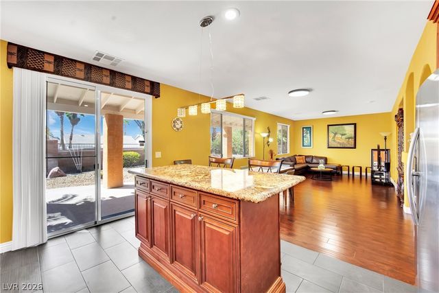 9677 Casper Peak Court, Las Vegas, NV 89117