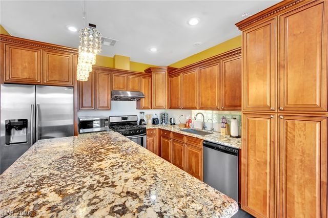 9677 Casper Peak Court, Las Vegas, NV 89117