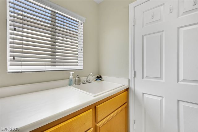 9677 Casper Peak Court, Las Vegas, NV 89117