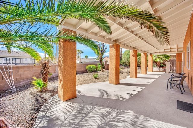 9677 Casper Peak Court, Las Vegas, NV 89117