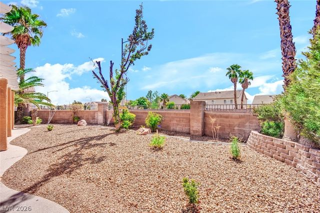 9677 Casper Peak Court, Las Vegas, NV 89117