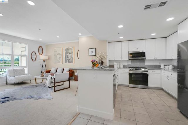 20488 Stevens Creek Blvd 2302, Cupertino, CA 95014