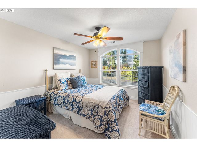 1108 Se 198TH Ct, Camas, WA 98607