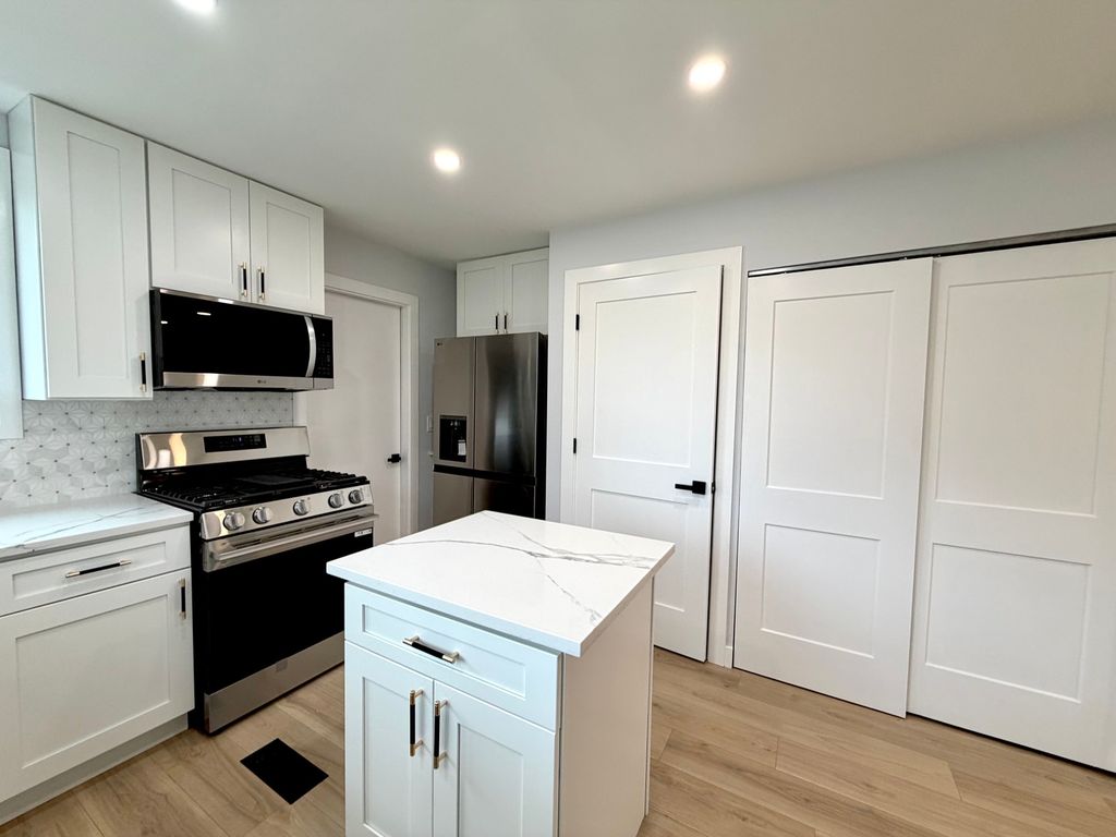 6417 Dunham Road, Downers Grove, IL 60516 — photo 3
