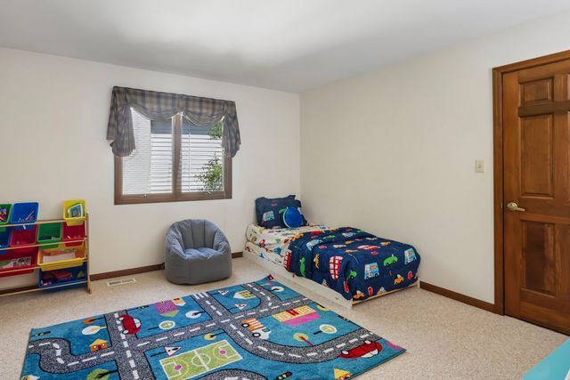 1504 Greenlake Drive, Aurora, IL 60502