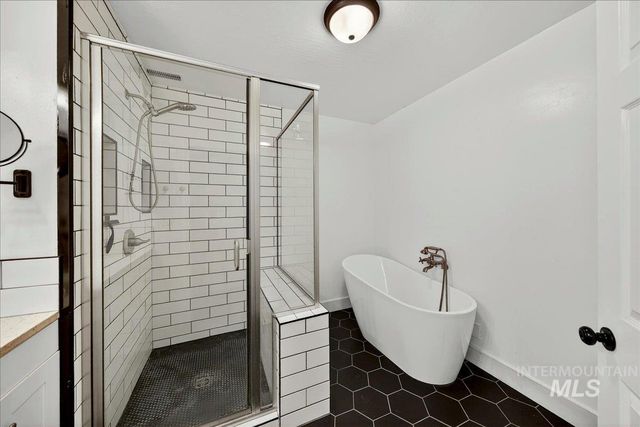 8601 S Cloverdale Rd, Boise, ID 83709