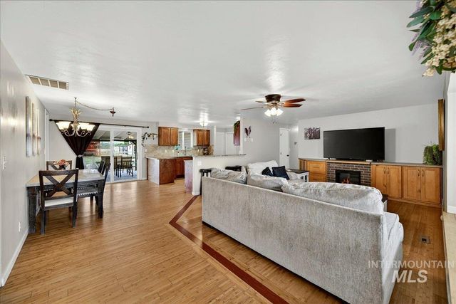 8601 S Cloverdale Rd, Boise, ID 83709