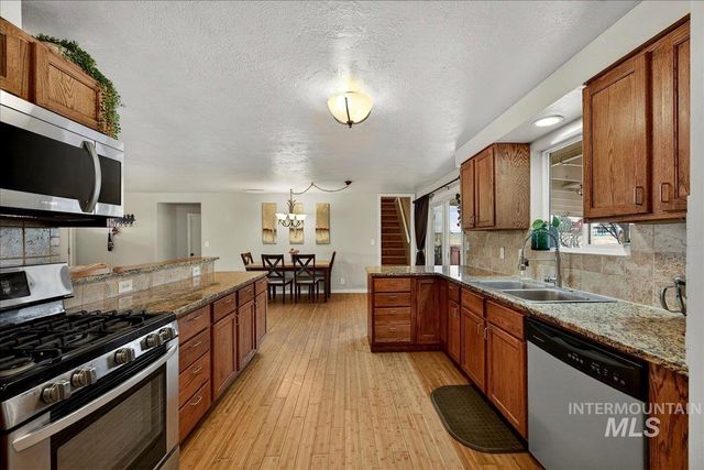 8601 S Cloverdale Rd, Boise, ID 83709