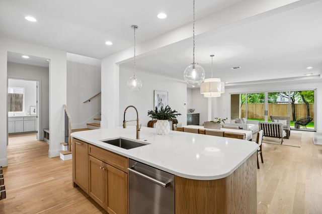 4606 Cowan Avenue, Dallas, TX 75209