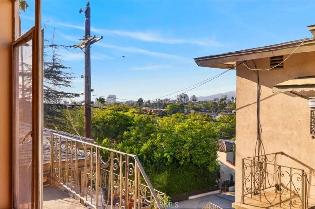 1440 Verd Oaks Dr A, Glendale, CA 91205