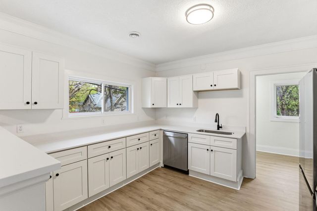 1311 30th Avenue N, Minneapolis, MN 55411