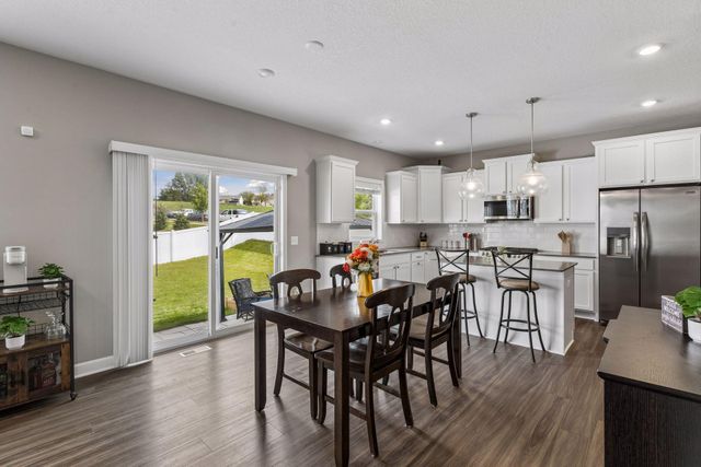 540 Waterford Place, Waconia, MN 55387