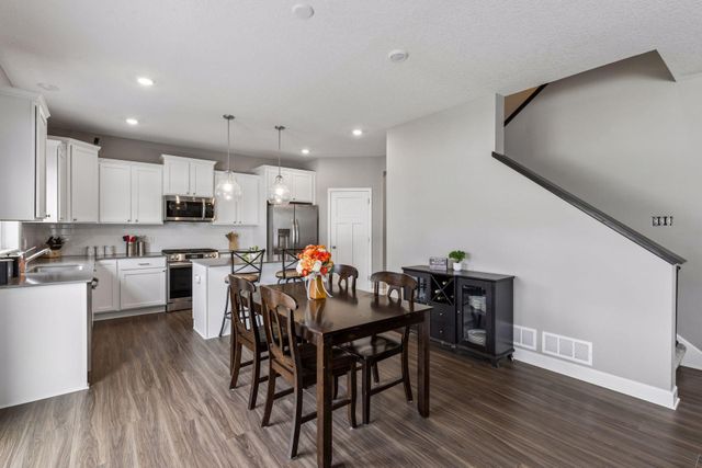 540 Waterford Place, Waconia, MN 55387