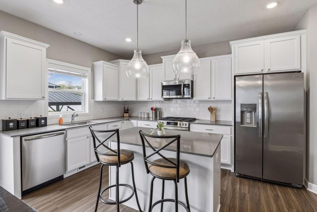 540 Waterford Place, Waconia, MN 55387