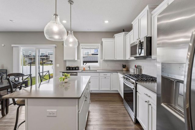 540 Waterford Place, Waconia, MN 55387
