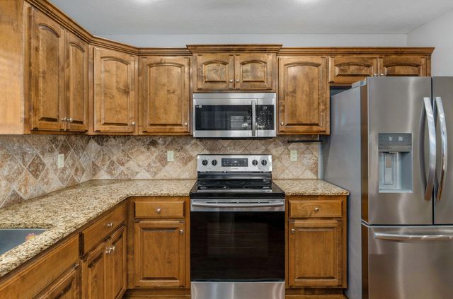 1545 N Oakfair Place, Springfield, MO 65802