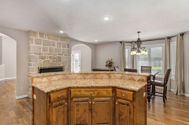 1545 N Oakfair Place, Springfield, MO 65802