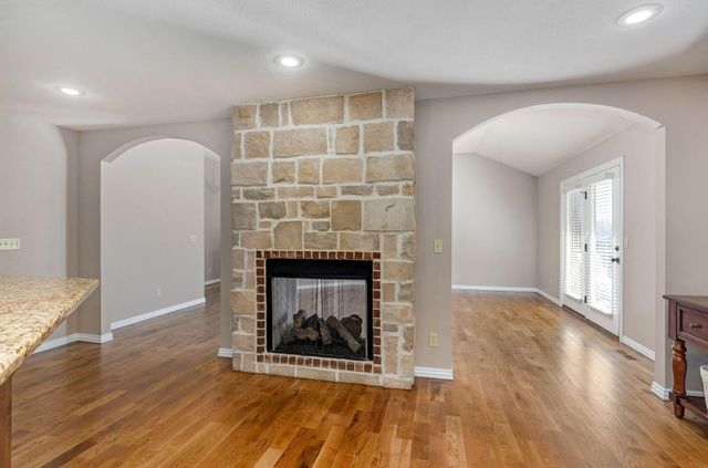 1545 N Oakfair Place, Springfield, MO 65802