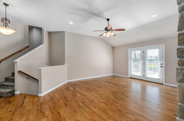 1545 N Oakfair Place, Springfield, MO 65802