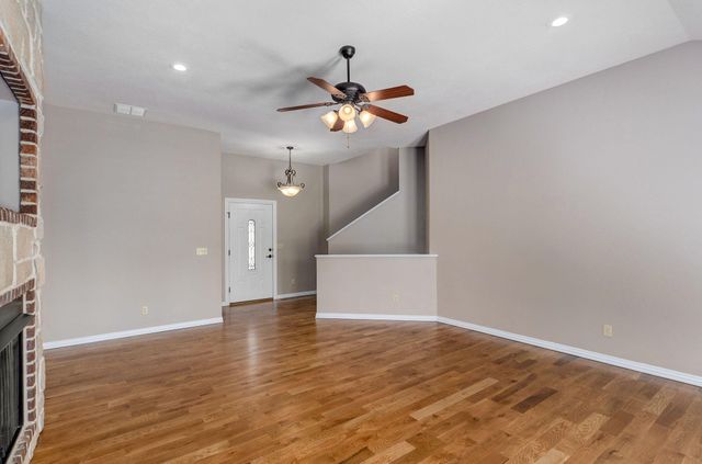 1545 N Oakfair Place, Springfield, MO 65802