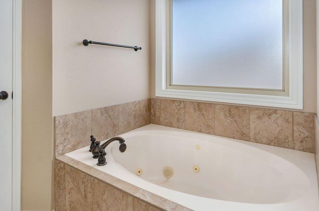 1545 N Oakfair Place, Springfield, MO 65802