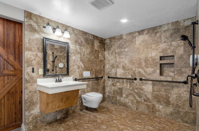 1545 N Oakfair Place, Springfield, MO 65802