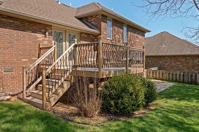 1545 N Oakfair Place, Springfield, MO 65802