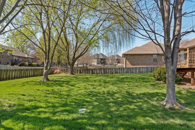 1545 N Oakfair Place, Springfield, MO 65802