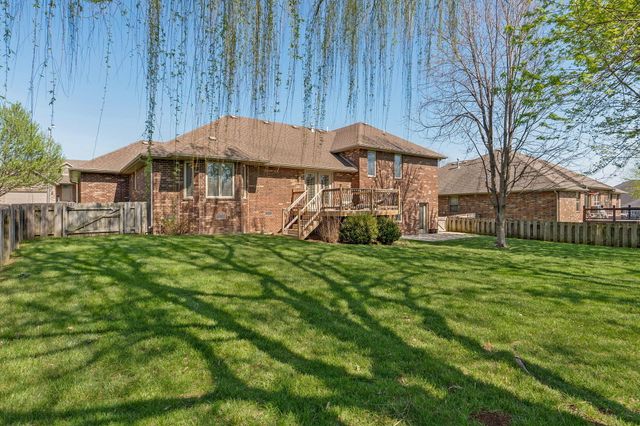 1545 N Oakfair Place, Springfield, MO 65802