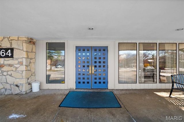 564 Sarah Lane 408, St Louis, MO 63141