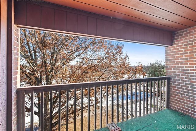 564 Sarah Lane 408, St Louis, MO 63141