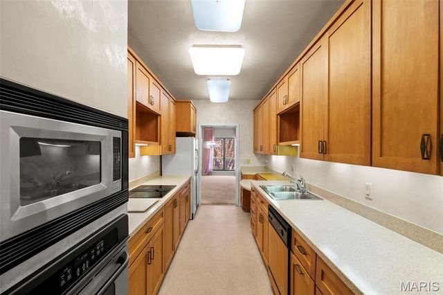 564 Sarah Lane 408, St Louis, MO 63141