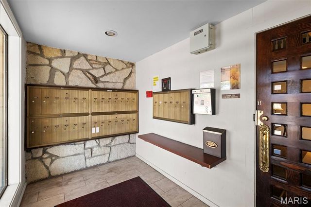 564 Sarah Lane 408, St Louis, MO 63141