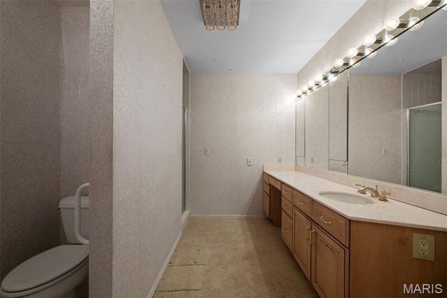 564 Sarah Lane 408, St Louis, MO 63141