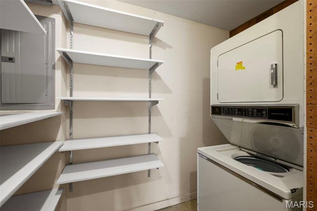 564 Sarah Lane 408, St Louis, MO 63141