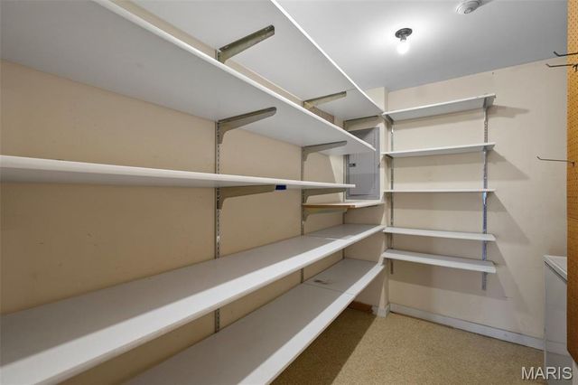 564 Sarah Lane 408, St Louis, MO 63141