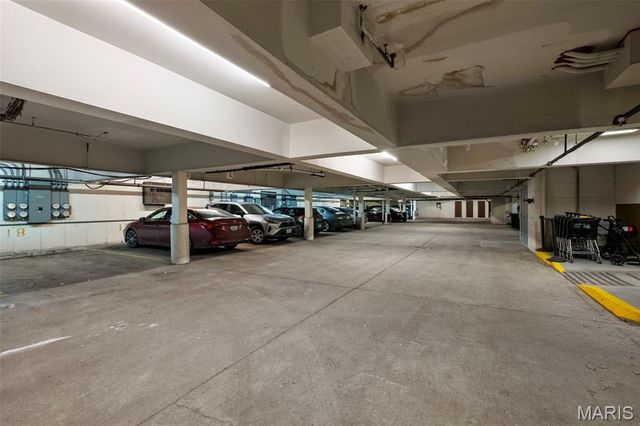 564 Sarah Lane 408, St Louis, MO 63141