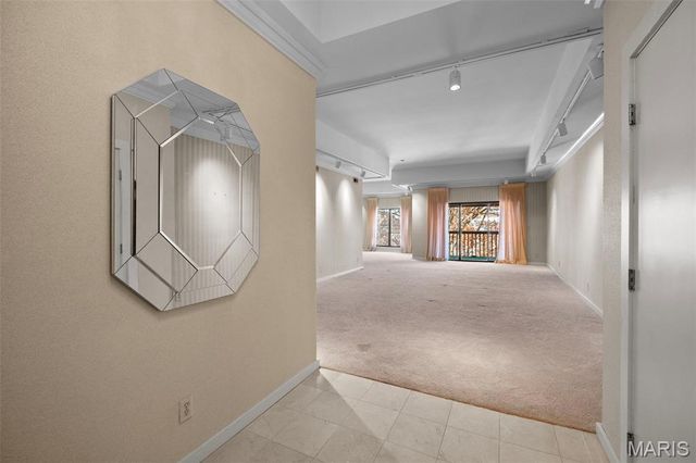 564 Sarah Lane 408, St Louis, MO 63141