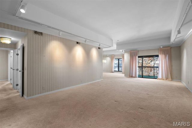 564 Sarah Lane 408, St Louis, MO 63141