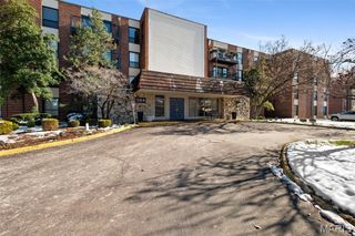 564 Sarah Lane 408, St Louis, MO 63141