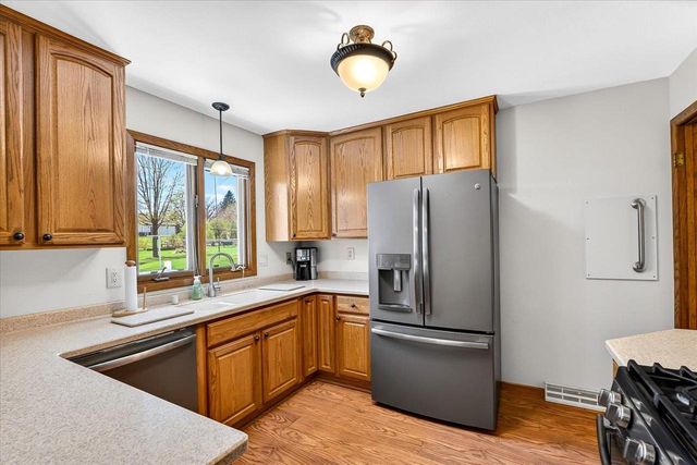 324 Nine Mound Road, Verona, WI 53593