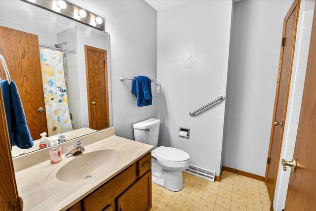 324 Nine Mound Road, Verona, WI 53593
