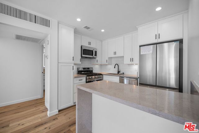 800 W 1st Street 2606, Los Angeles, CA 90012