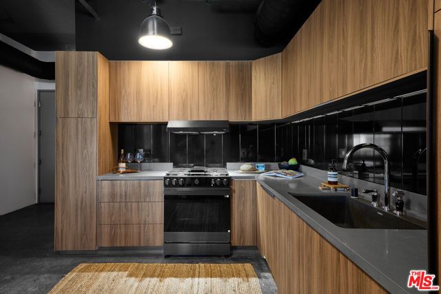 1855 Industrial Street 421, Los Angeles, CA 90021