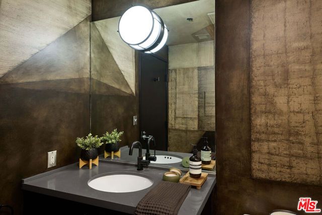 1855 Industrial Street 421, Los Angeles, CA 90021