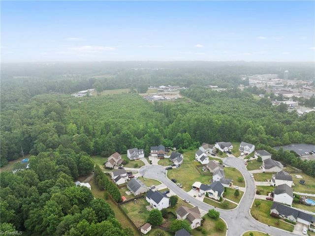 206 Princeton Crossing, Thomasville, NC 27360