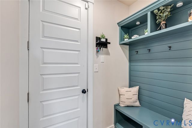 7125 Jones Run Ln, Moseley, VA 23120