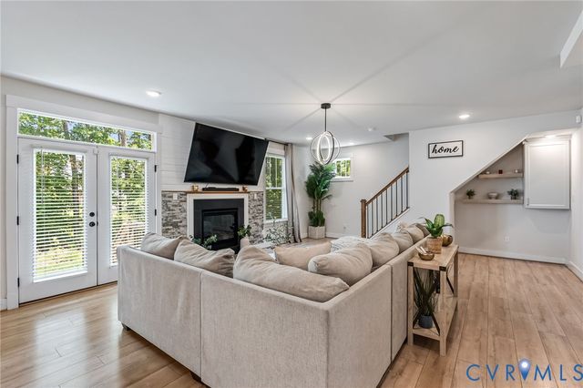 7125 Jones Run Ln, Moseley, VA 23120
