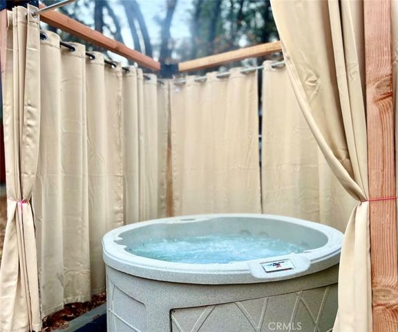 33064 Arrowbear, Running Springs, CA 92382